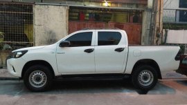 Sell White 2016 Toyota Hilux at 78000 km