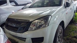 White Isuzu D-Max 2017 at 36000 km for sale