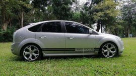 Silver Ford Focus 2010 Automatic Diesel for sale 