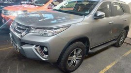 Selling Silver Toyota Fortuner 2017 Automatic Diesel 
