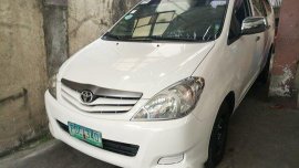 Selling White Toyota Innova 2010 Manual Diesel 