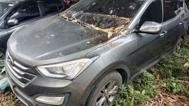 Sell Grey 2013 Hyundai Santa Fe in Quezon City