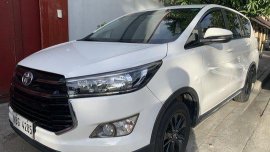 Selling White Toyota Innova 2019 at 2000 km