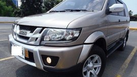 Sell Beige 2016 Isuzu Crosswind Automatic Diesel at 36000 km 