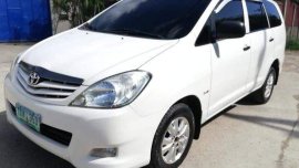 Sell White 2012 Toyota Innova Manual Diesel 