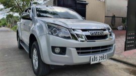 Silver Isuzu D-Max 2015 at 35000 km for sale