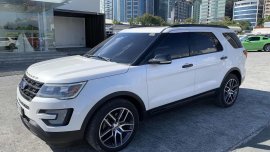 Selling Pearl White Ford Explorer 2016 in Pasig