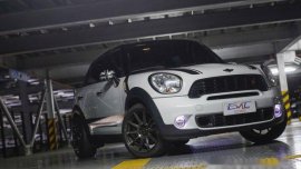 White Mini Cooper Countryman 2011 for sale in Automatic