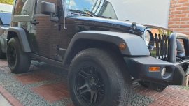Selling Jeep Wrangler rubicon 2010 in Pasig