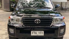 Sell 2010 Toyota Land Cruiser in Valenzuela