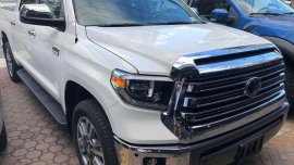 Selling White Toyota Tundra 2020 in Quezon City