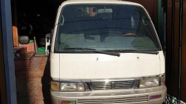 White Nissan Urvan 2000 for sale in Manual
