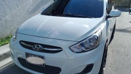 Selling White Hyundai Accent 2016 in Manila