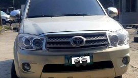 Selling Silver Toyota Fortuner 2006 in Makati