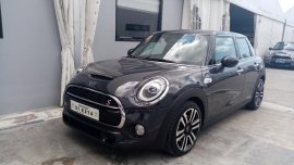 Selling Black Mini Cooper 2018 in Bacoor