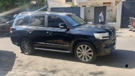 Selling Black Toyota Land Cruiser 2013 in Pasig