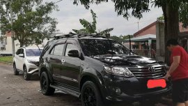 Black Toyota Fortuner 2013 for sale in Manila