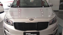 Selling Silver Kia Carnival 2020 in Makati