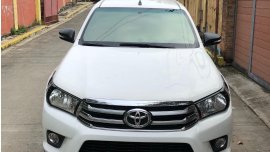 White Toyota Hilux 2016 for sale in Manual