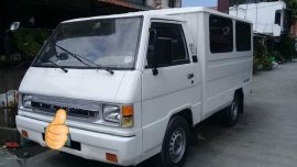 White Mitsubishi L300 2007 for sale in Jollibee