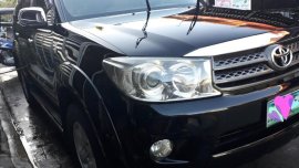 Black Toyota Fortuner 2011 for sale in Manual