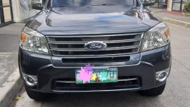 Black Ford Everest 2013 for sale in Automatic
