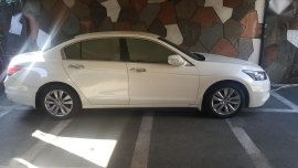 Selling Pearl White Honda Accord 2012 in Quezon City