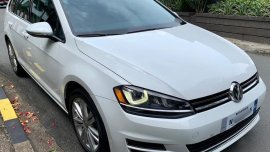 Selling White Volkswagen Golf 2018 in Manila