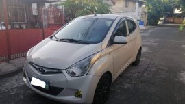 White Hyundai Eon 2013 for sale in Manual