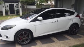 Sell White 2012 Ford Focus Wagon (Estate) in Malolos