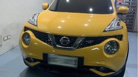 Yellow Nissan Juke 2016 at 21000 km for sale 
