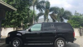 Selling Black Ford Expedition 2002 Automatic Gasoline 