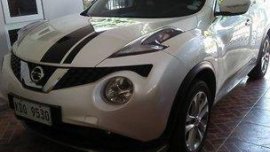 Selling White Nissan Juke 2017 at 29000 km 