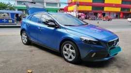 Blue Volvo V40 2016 Automatic for sale 