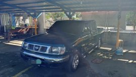 Sell Green 2015 Nissan Navara in Pavia