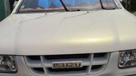 Sell White 2004 Isuzu Crosswind at 72000 km 