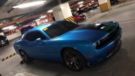 Selling Blue Dodge Challenger 2017 at 3000 km