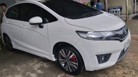 Selling White Honda Jazz 2016 in Surigao City