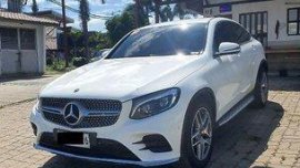 Selling White Mercedes-Benz GLC 250 2019 at 5000 km