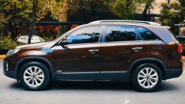 Selling Brown Kia Sorento 2013 at 71000 km