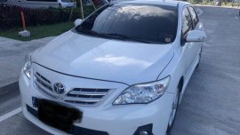 White Toyota Corolla Altis 2013 Automatic for sale