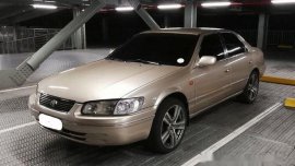 Selling Beige Toyota Camry 2000 Automatic Gasoline 