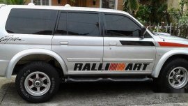 Selling Silver Mitsubishi Montero Sport 2005 at 100000 km