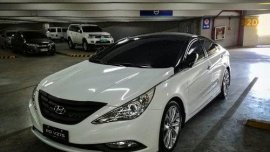 Sell White 2011 Hyundai Sonata at 69000 km 