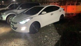 Selling White Hyundai Elantra 2011 at 127000 km