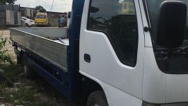 Selling White Isuzu Elf 2018 in Talisay