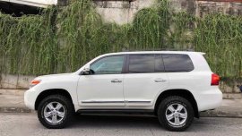 Selling White Toyota Land Cruiser 2013 in Pasig
