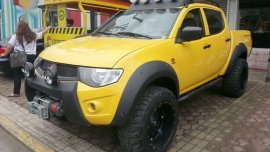 Selling Mitsubishi Strada 2007 in Makati