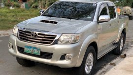 Selling Pearlwhite Toyota Hilux 2013 in Meycauayan