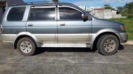 Selling Green Isuzu Crosswind 2010 in Naga